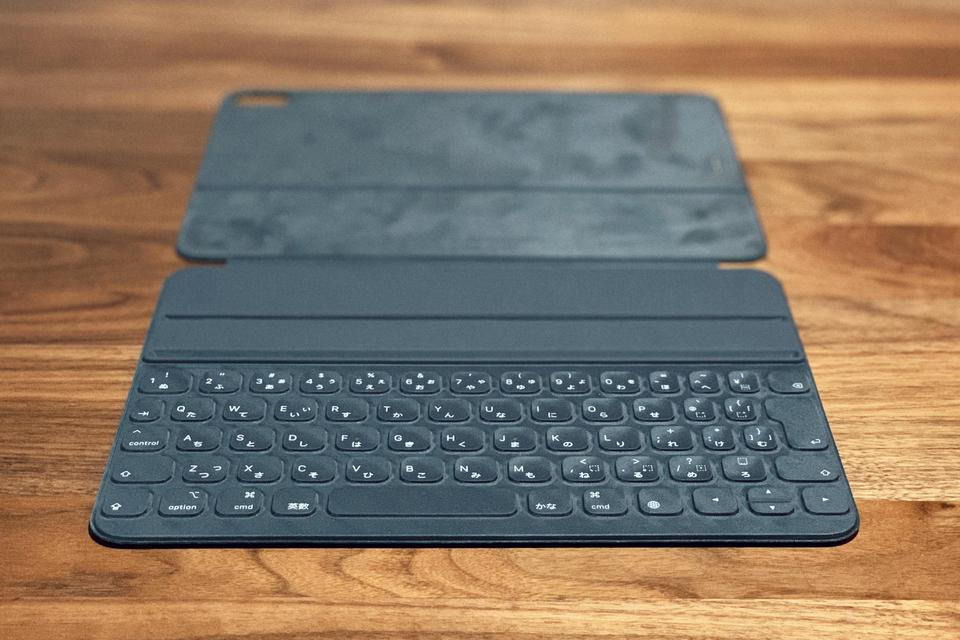 Smart Keyboard FolioをiPad Pro 11インチに装着して使ってみた感想と 